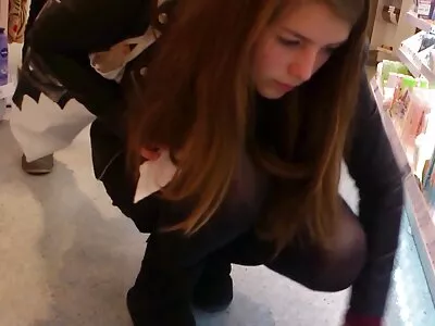 O tipă superbă, cu fete goale grase părul negru, a cerut sex