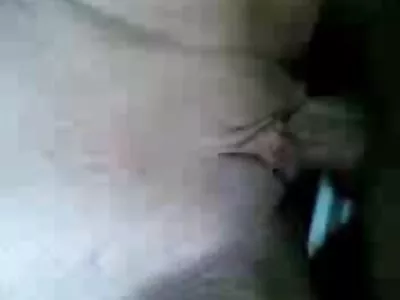 Două femei goale la piscina sexy unse sunt furate în garaj