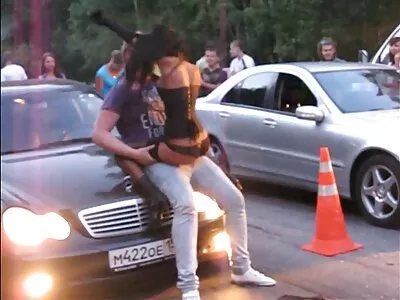 Nou-venită brunetă Jocelyn Stone se ia cu un poze femei goale gratis stud îngrădit în autobuz