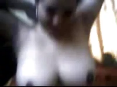 Călugărița cu fundul mare este futută tare în aer liber femei goale sex