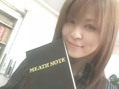 O fetiță sexy femei goale in pat cu păsărică ras a fost pusă