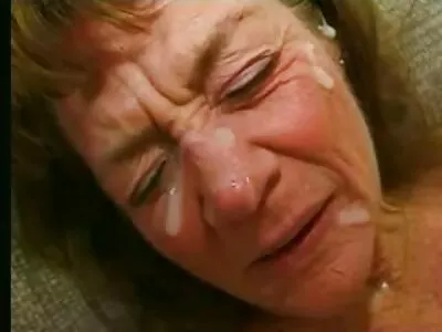 Mierea obraznică filme cu femei goale seduce, suge și călărește