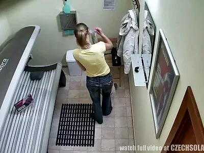 Fetei mici poze cu negrese goale îi plac băieții și fetele