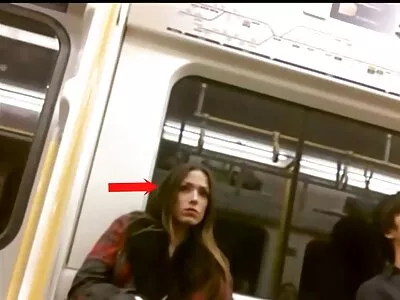 Adolescent videochat cu femei goale excitat are nevoie doar de o pula mare