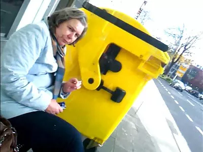 O blondă curvă primește penisul tare după care filme cu femei goale a tânjit