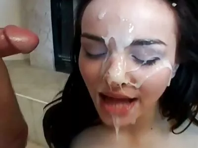 Romi Rains Wet Punani este forat femei sexi goale