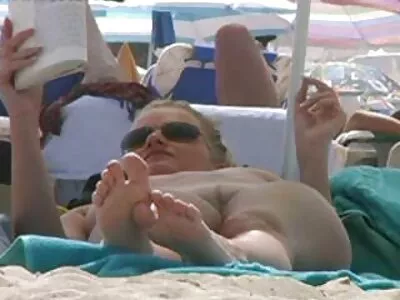 Două pitipoance nud curve delicioase se bucură de gustul BBC