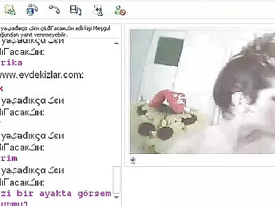 Mama femei goale la dus cu părul scurt sare pe penis tânăr