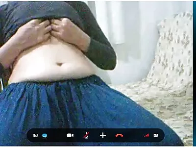Bruneta cele mai frumoase femei goale tatuată își înșală soțul