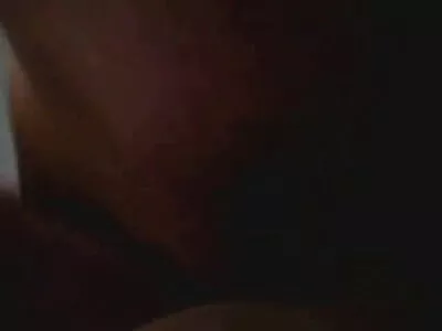 Aceasta este ceea ce face Alyssa pentru pitipoance goale a trăi