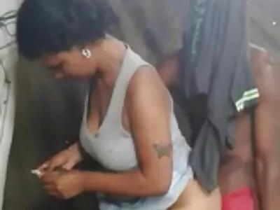 Lilei Rose îi place pula colegului ei de femei goale gratis cameră